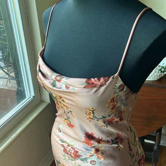 ASTR floral fitted dress, Satin look, spaghetti strap open back, medium - Picture 9 of 12